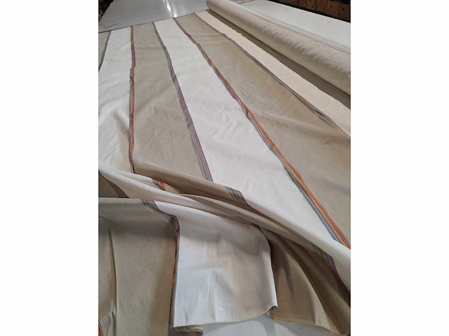 Textielrol 130 meter taft chicard 300 hoog (2x) - afbeelding 2 van  4