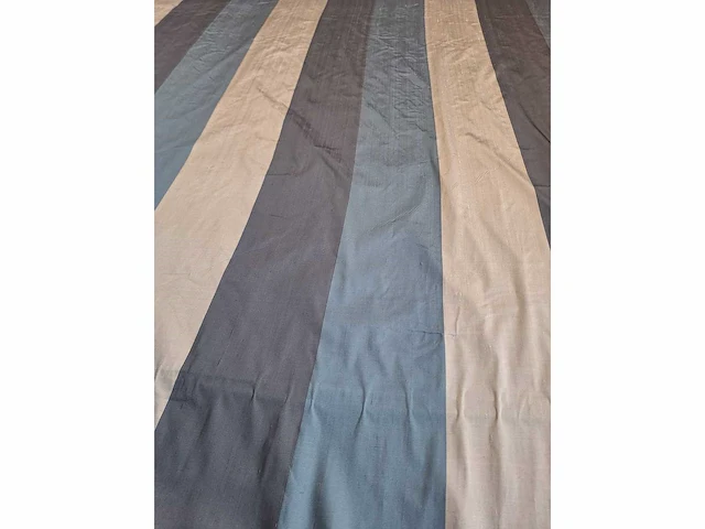 Textielrol 70 meter (25+45) taft chicard 300 hoog (2x) - afbeelding 3 van  4