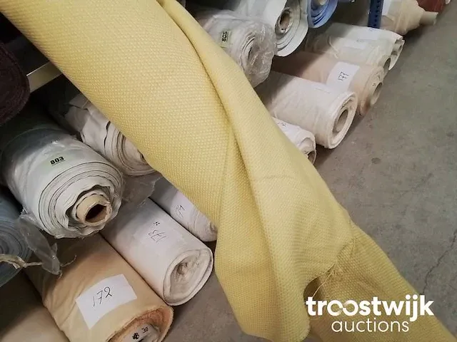 Textielrol meubelstof oker / geel 25 meter - afbeelding 1 van  1