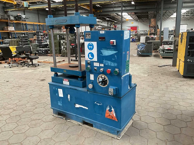 Textron lycoming greenerd verticale hydraulische persmachine - afbeelding 2 van  7