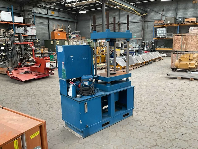 Textron lycoming greenerd verticale hydraulische persmachine - afbeelding 5 van  7