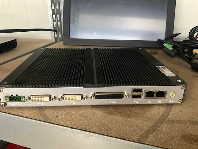 Tft monitor met pc - afbeelding 4 van  8