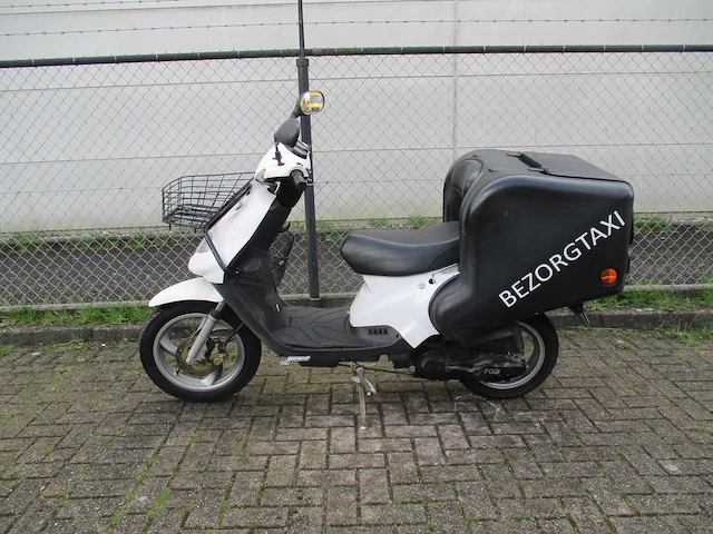Tgb 303 bk1 - snorscooter - express delivery bk1 2 tact - scooter - afbeelding 1 van  9