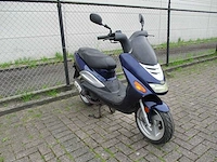 Tgb (scooter alleen bedoeld voor onderdelen!) - snorscooter - f409 2 tact - scooter - afbeelding 4 van  9
