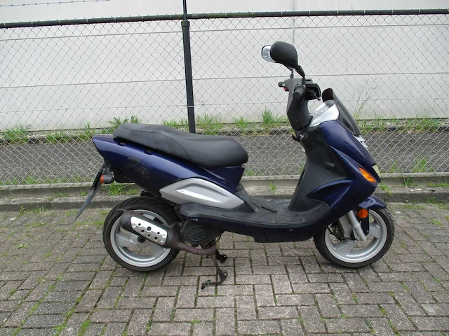 Tgb (scooter alleen bedoeld voor onderdelen!) - snorscooter - f409 2 tact - scooter - afbeelding 5 van  9