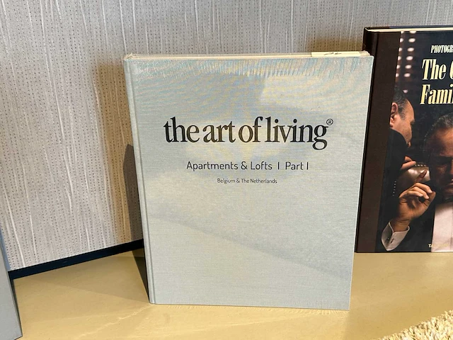 The art of living apartments & lofts part 1 boek - afbeelding 1 van  2