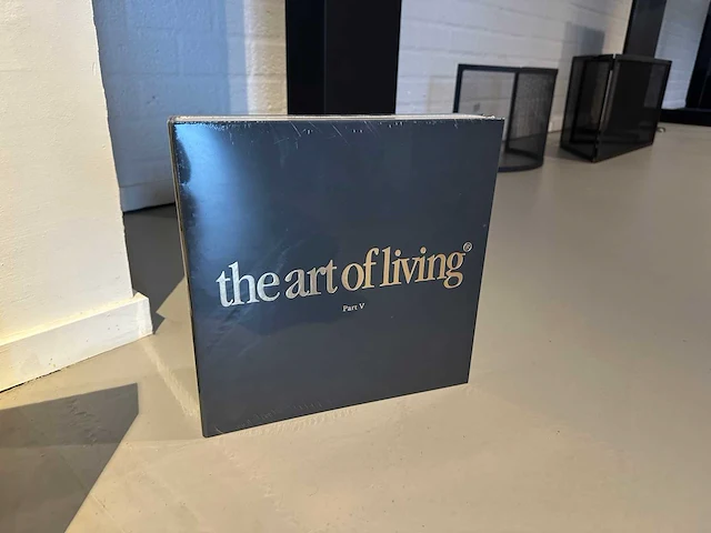 The art of living part v boek - afbeelding 1 van  2