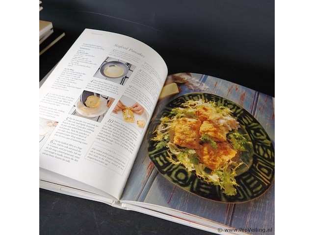 The new fish & seafood cookbook - afbeelding 5 van  5