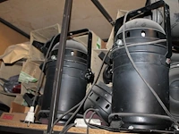 Theaterspots en toebehoren in drie stellingdelen. - afbeelding 3 van  4