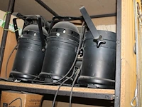 Theaterspots en toebehoren in drie stellingdelen. - afbeelding 4 van  4