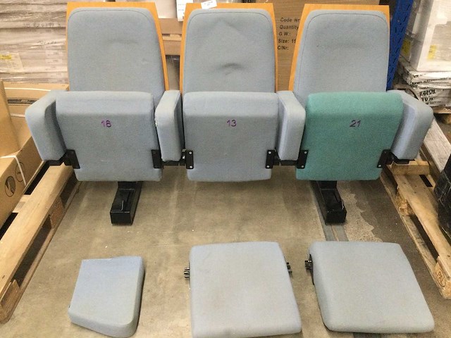 Theaterstoelen (3x) - afbeelding 1 van  3