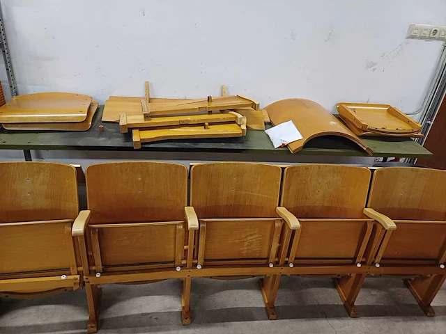 Theaterstoelen/kerkbanken (21x) - afbeelding 9 van  11
