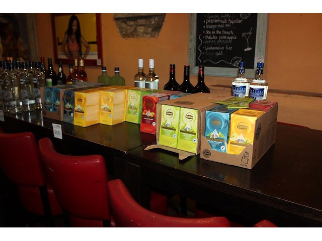 Thee lipton in diverse smaken in 25 volle en 6 aangebroken verpakkingen. - afbeelding 2 van  2