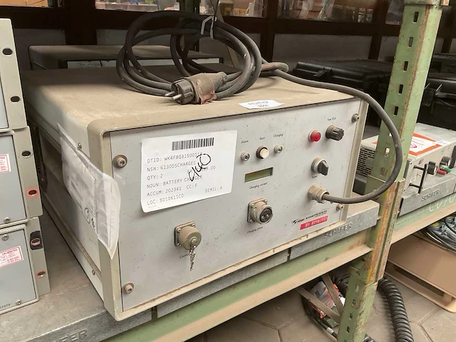 Theissen battery charger - afbeelding 1 van  4