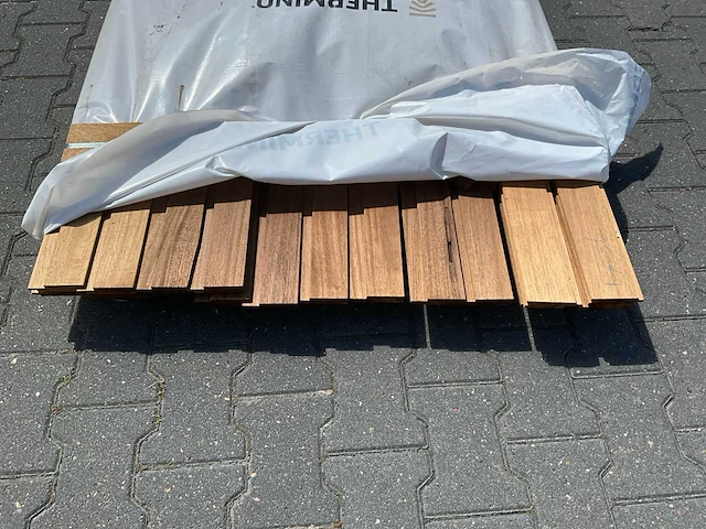Thermo ayous channelsiding (1550x90x18mm) (17x) - afbeelding 2 van  3