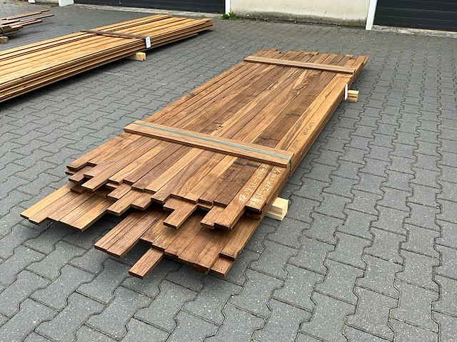 Thermo frake geschaafde plank (2450-3600x68x20mm) (85x) - afbeelding 1 van  4