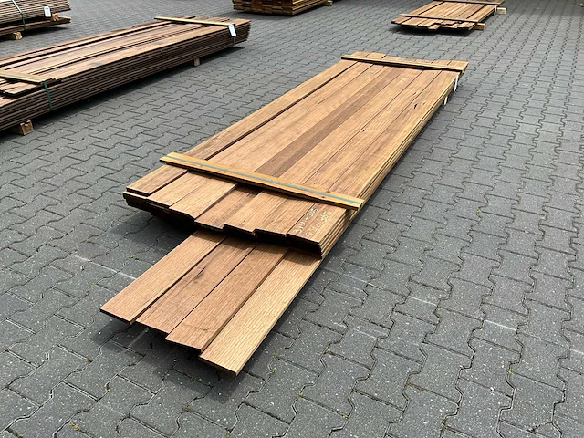 Thermo frake geschaafde plank (3050-3650x140x18mm) (31x) - afbeelding 1 van  5