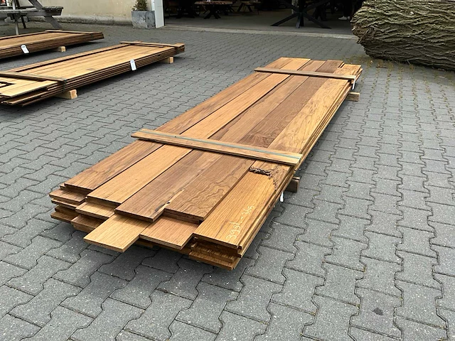 Thermo frake geschaafde plank (3650x185x18mm) (39x) - afbeelding 1 van  3