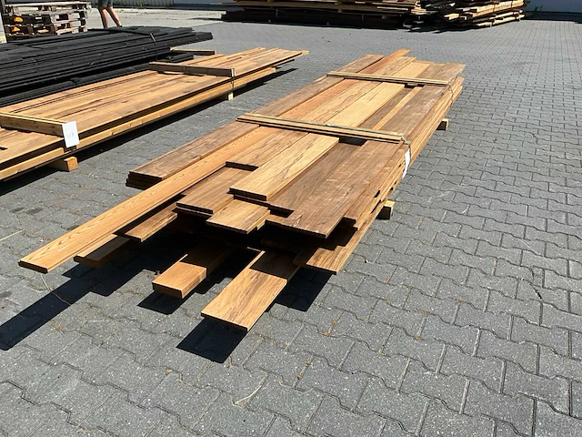 Thermo frake geschaafde plank (ca 45m2) - afbeelding 1 van  5