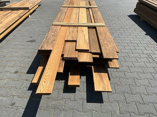 Thermo frake geschaafde plank (ca 45m2) - afbeelding 2 van  5