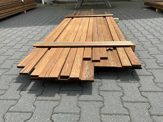 Thermo frake geschaafde plank partij (2650-3040x66-90x18mm) - afbeelding 2 van  4