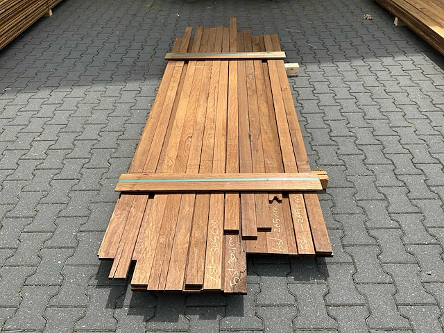 Thermo frake geschaafde plank partij (2650-3040x66-90x18mm) - afbeelding 3 van  4