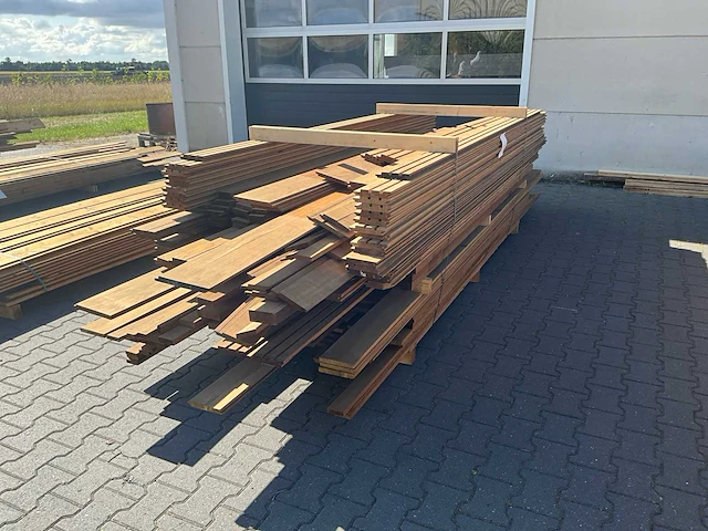 Thermo frake partij diverse gevelbekleding (ca 66m2) - afbeelding 1 van  8