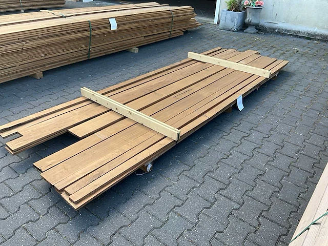 Thermo populier partij diverse gevelbekleding - afbeelding 2 van  4