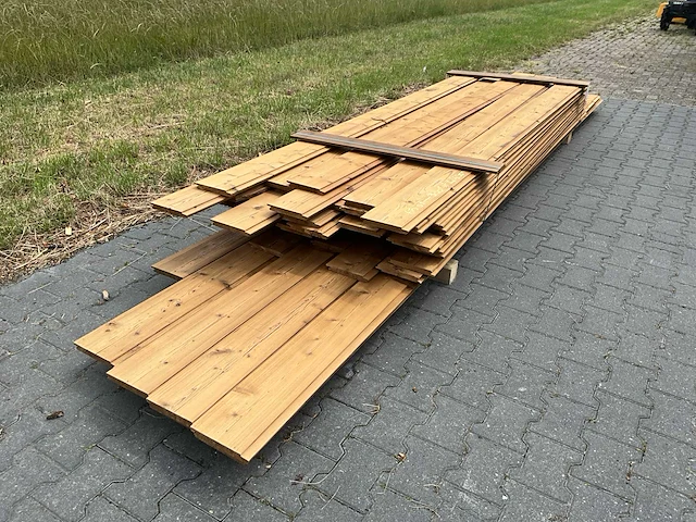 Thermo vuren channelsiding (2750-4800x185x22mm) (120x) - afbeelding 1 van  4