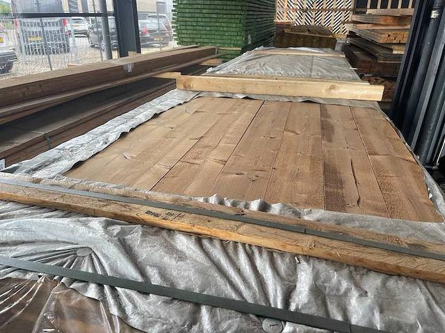 Thermo vuren wisselsponning/halfhoutsrabat 4800x134x19mm (295x) - afbeelding 1 van  3