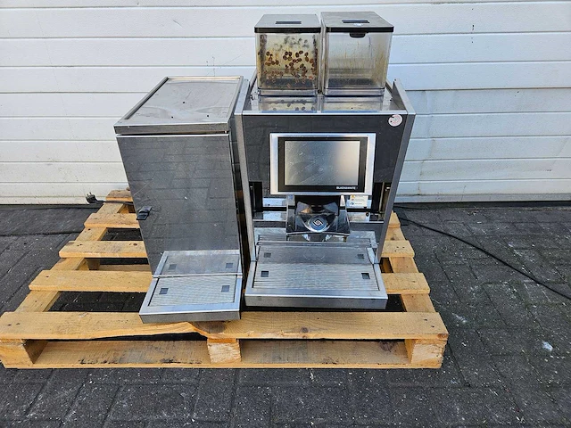 Thermoplan - black & white 3 - koffiemachine - afbeelding 1 van  3