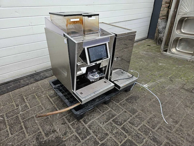 Thermoplan - black & white 3 - koffiemachine - afbeelding 2 van  3