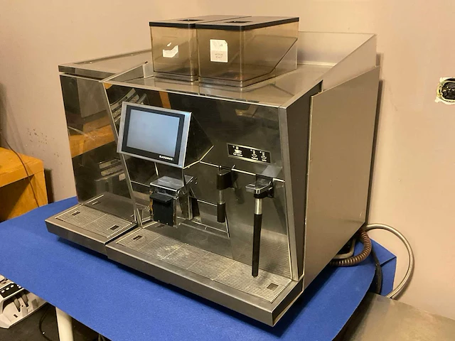 Thermoplan black&white3 espressomachine met melkkoeler - afbeelding 3 van  5