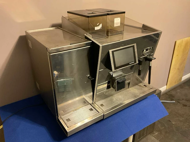 Thermoplan black&white3 espressomachine met melkkoeler - afbeelding 4 van  5
