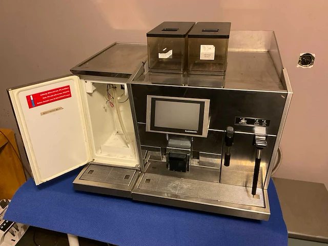 Thermoplan black&white3 espressomachine met melkkoeler - afbeelding 5 van  5