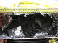 Thermoshirts en broeken ca. 40 stuks o.a. hydrowear. excl. draadmand - afbeelding 1 van  4