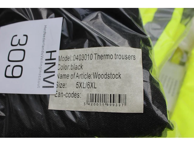 Thermoshirts en broeken ca. 40 stuks o.a. hydrowear. excl. draadmand - afbeelding 2 van  4