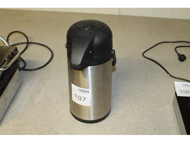 Thermoskan met tapfunctie. - afbeelding 1 van  2