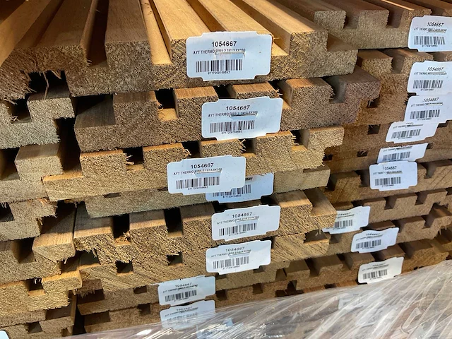 Thermowood ayous rib5 gevelbekleding 300x13,8x2,1 cm (25x) - afbeelding 3 van  6