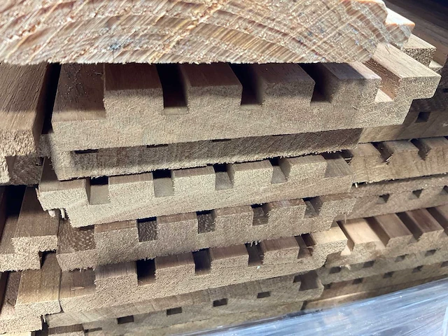 Thermowood ayous rib5 gevelbekleding 300x13,8x2,1 cm (50x) - afbeelding 2 van  6