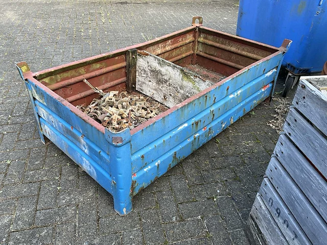 Thiel - stapelkrat met kruiskoppeling vaste en losse spie - steigers (ca. 90 stuks) - afbeelding 1 van  10