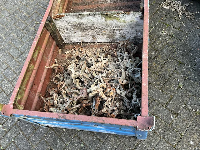 Thiel - stapelkrat met kruiskoppeling vaste en losse spie - steigers (ca. 90 stuks) - afbeelding 3 van  10