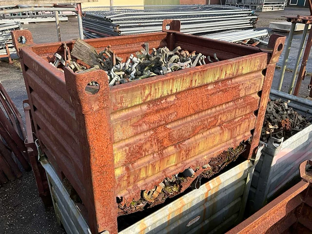 Thiel - stapelkrat met kruiskoppeling vaste spie - steigers ( ca. 100 stuks) - afbeelding 1 van  8