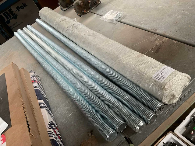 Threaded rod (10x) - afbeelding 1 van  2