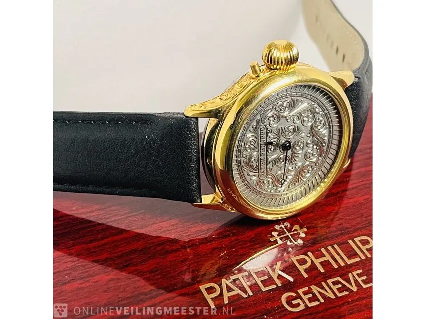 Thuisbezorgveiling luxe mix: horloges, fashion, audi en collectibles