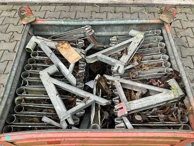 Thyssen - 1,5 ton - stapelkrat met 54 layher consoles - afbeelding 3 van  12