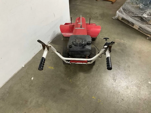 Tielburger tk30 straatveegmachine - afbeelding 3 van  4