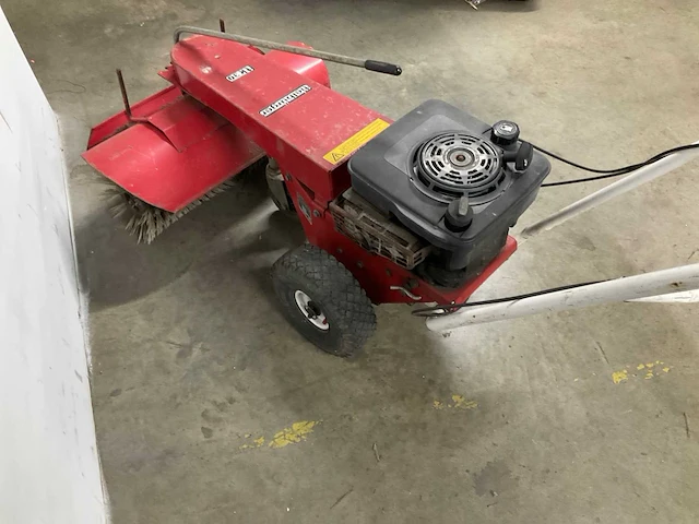 Tielburger tk30 straatveegmachine - afbeelding 4 van  4
