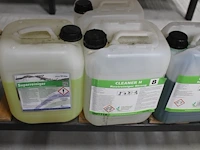 Tien aangebroken cans met schoonmaakprodukten. - afbeelding 2 van  4