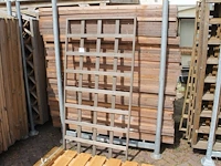 Tien hardhouten tuinschermen in metalen bok. afmeting 90 x180 cm. let op: exclusief metalen bok. - afbeelding 1 van  3
